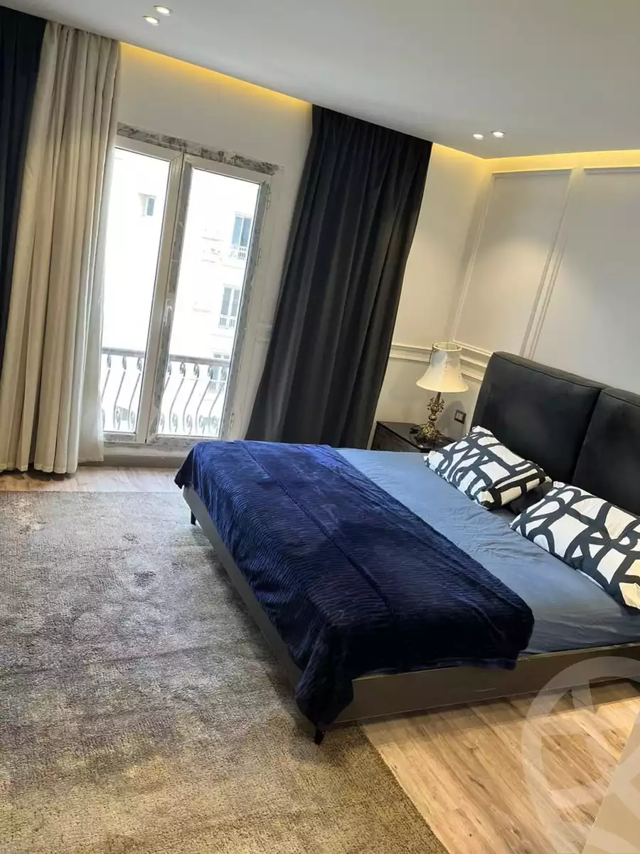 https://aqarmap.com.eg/ar/listing/5474692-for-sale-cairo-new-cairo-compounds-mountain-view-hyde-park