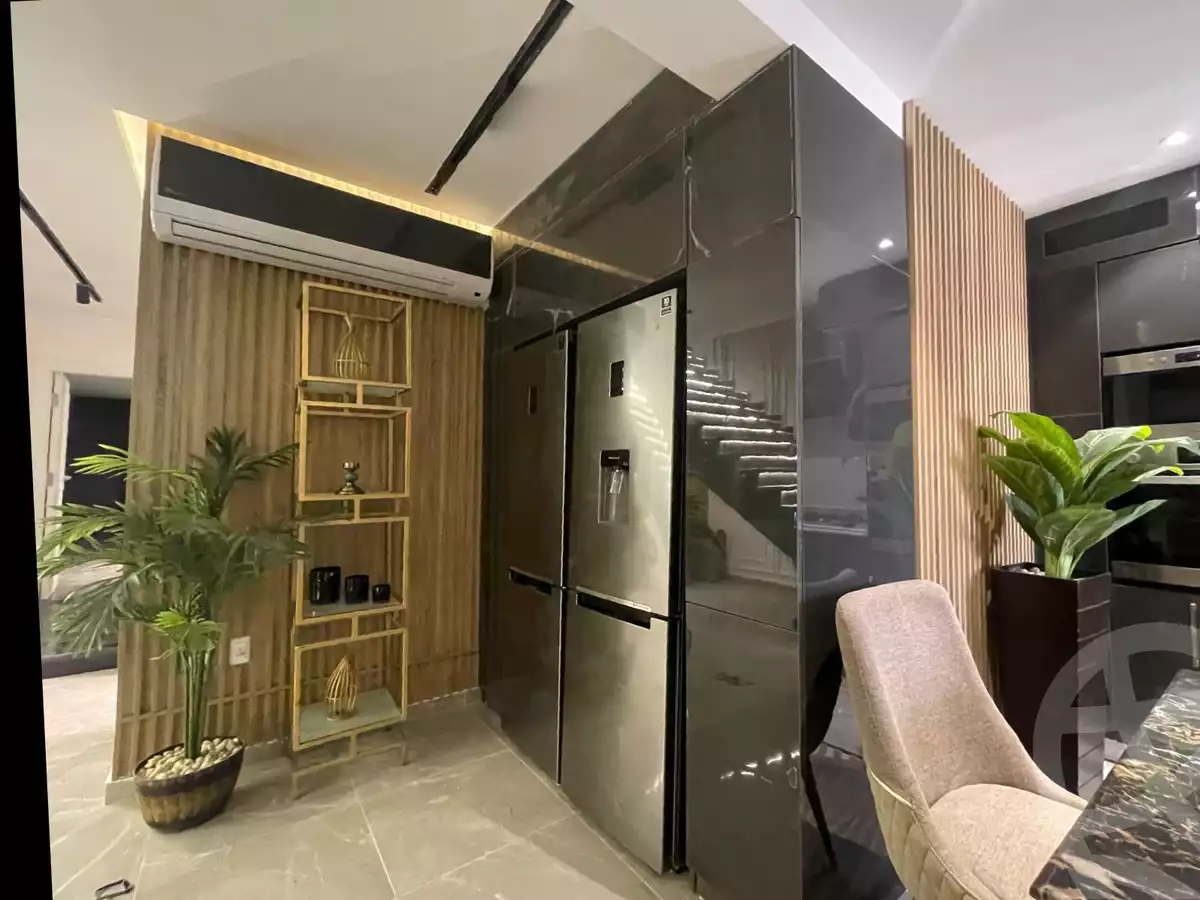 https://aqarmap.com.eg/ar/listing/5474692-for-sale-cairo-new-cairo-compounds-mountain-view-hyde-park
