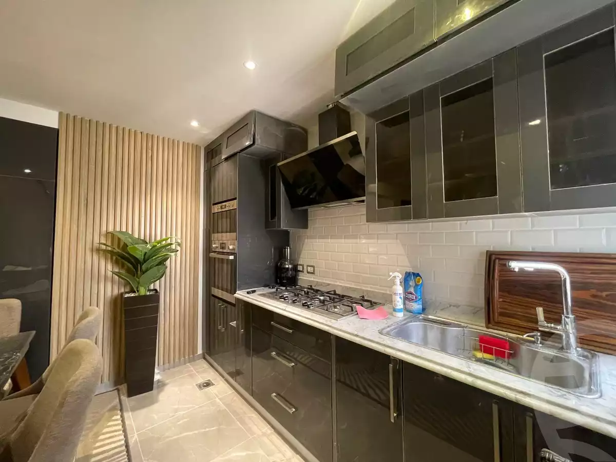https://aqarmap.com.eg/ar/listing/5474692-for-sale-cairo-new-cairo-compounds-mountain-view-hyde-park
