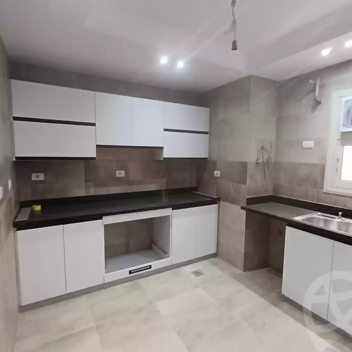 https://aqarmap.com.eg/en/listing/5466395-for-rent-cairo-new-cairo-compounds-rock-vera