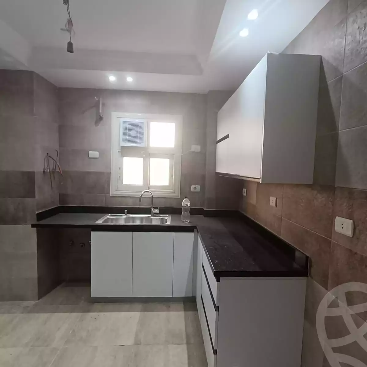 https://aqarmap.com.eg/en/listing/5466395-for-rent-cairo-new-cairo-compounds-rock-vera