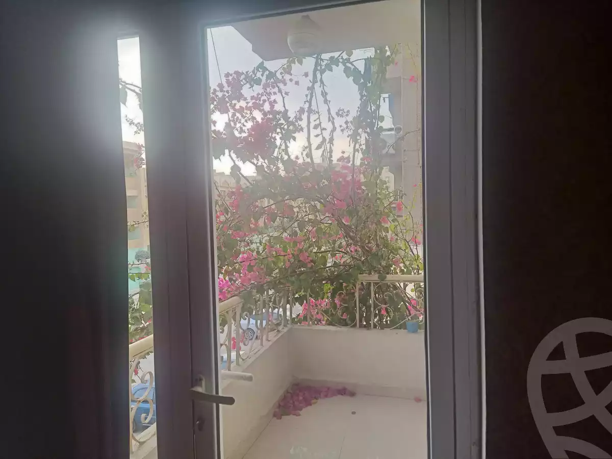 https://aqarmap.com.eg/en/listing/5478322-for-sale-cairo-6th-of-october-el-ahyaa-neighborhood-4th-street-2