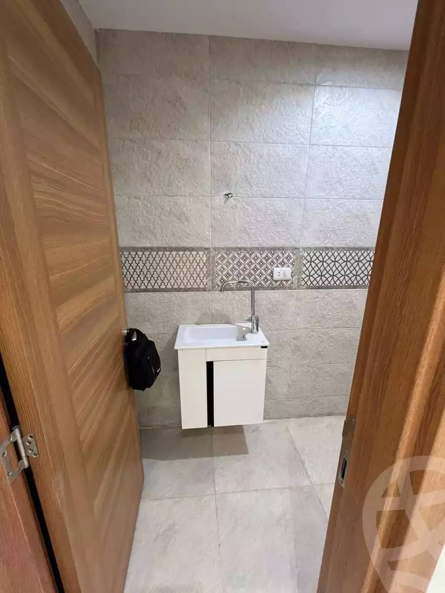 https://aqarmap.com.eg/en/listing/5484950-for-sale-cairo-el-sheikh-zayed-city-compounds-el-khamayel