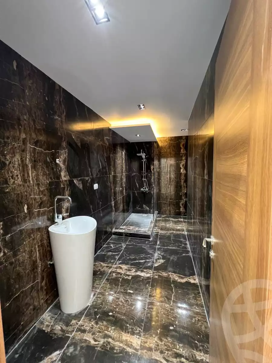 https://aqarmap.com.eg/en/listing/5485029-for-sale-cairo-el-sheikh-zayed-city-compounds-el-khamayel