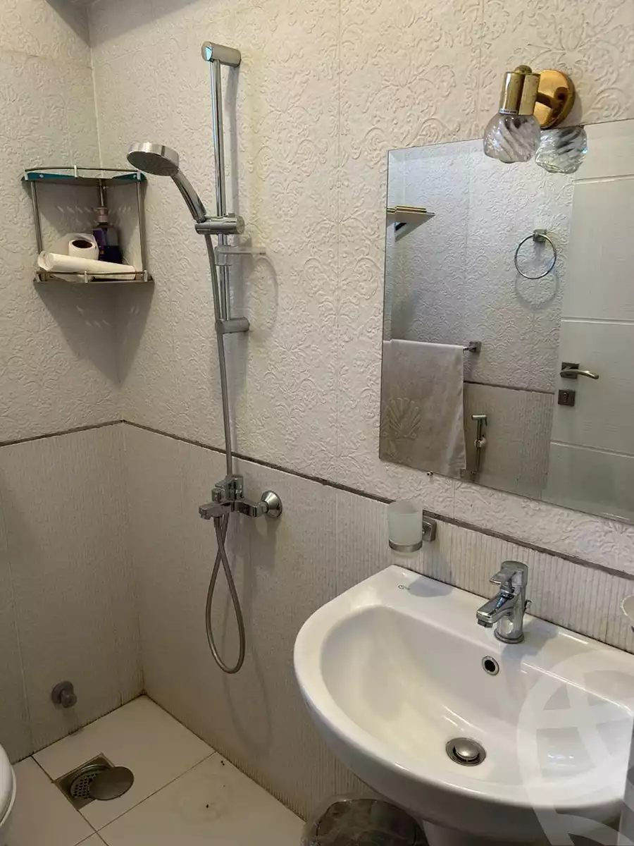 https://aqarmap.com.eg/en/listing/5491165-for-sale-cairo-el-sheikh-zayed-city-compounds-green-3