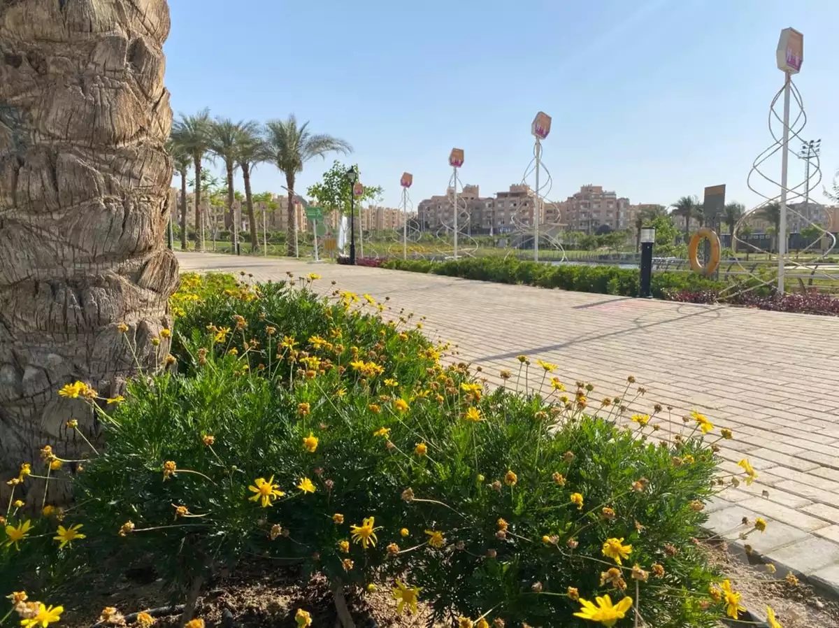 https://aqarmap.com.eg/en/listing/5491234-for-sale-cairo-el-sheikh-zayed-city-compounds-zyd-wr-llttwyr-park-side-residences