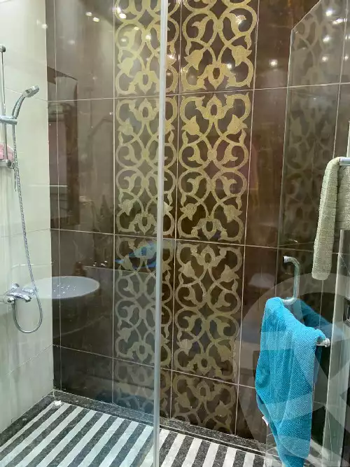 https://aqarmap.com.eg/en/listing/5496701-for-sale-cairo-new-cairo-sharq-el-akadamiya-abdelhamid-younes-st