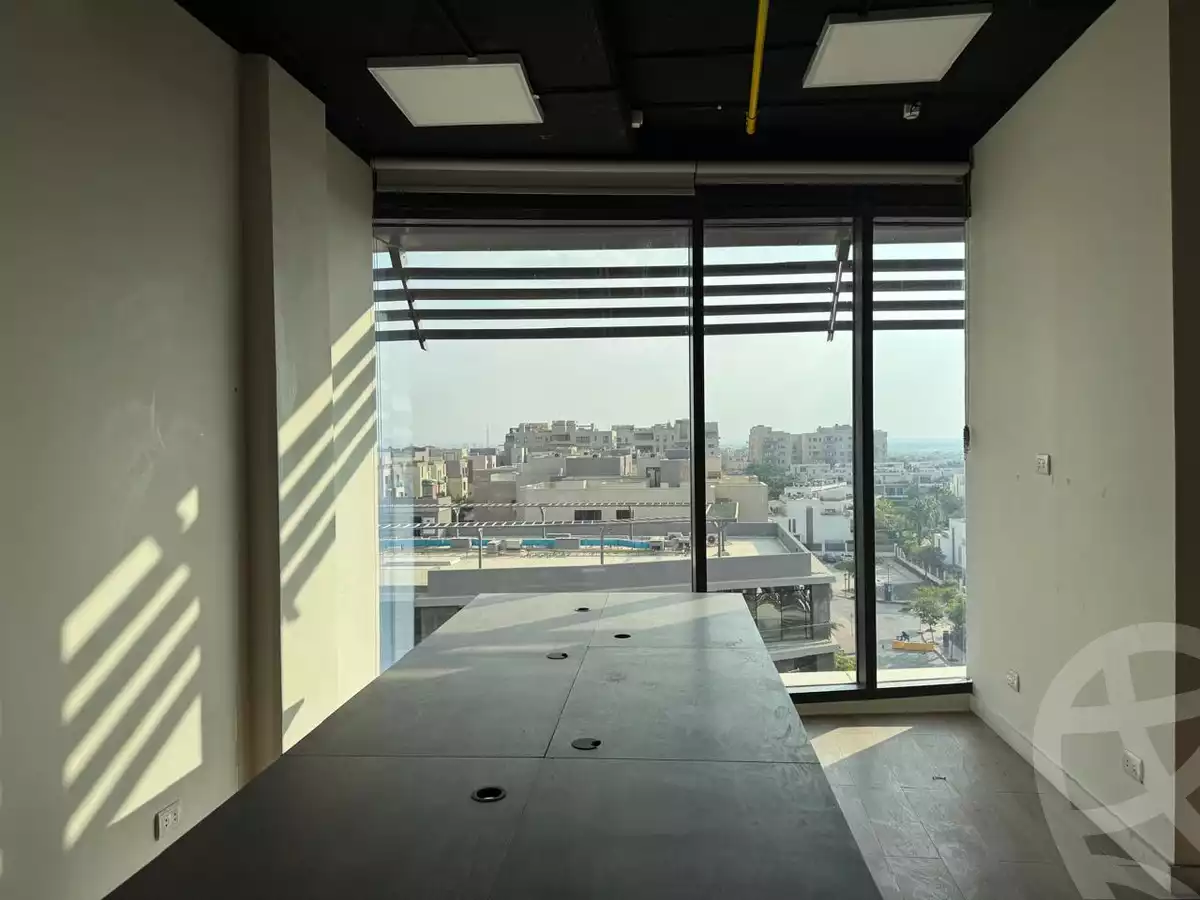 https://aqarmap.com.eg/ar/listing/5510131-for-sale-cairo-el-sheikh-zayed-city-compounds-dh-bwrtl-mwl-swdyk
