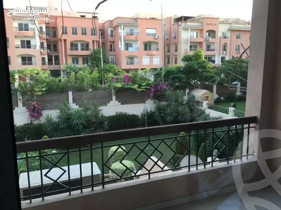 https://aqarmap.com.eg/en/listing/5513288-for-sale-cairo-el-sheikh-zayed-city-compounds-kmbwnd-ljwmn