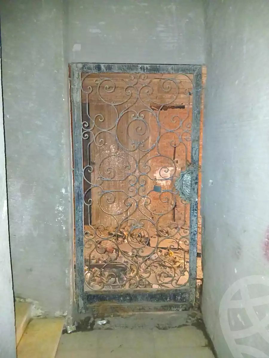 https://aqarmap.com.eg/ar/listing/5527946-for-sale-alexandria-sydy-bshr-sydy-bshr-qbly-mohamed-farid-st