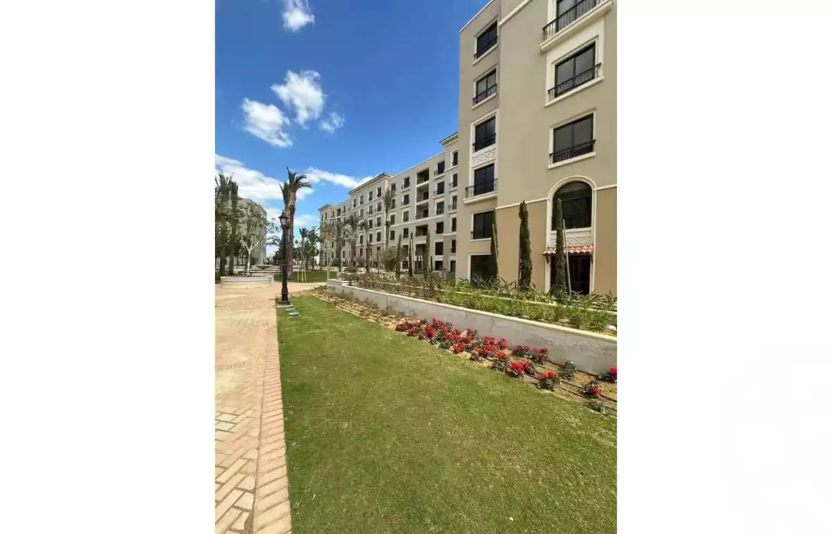 https://aqarmap.com.eg/ar/listing/5533633-for-sale-cairo-el-sheikh-zayed-city-compounds-kmbwnd-fyldj-wyst-dr-llttwyr