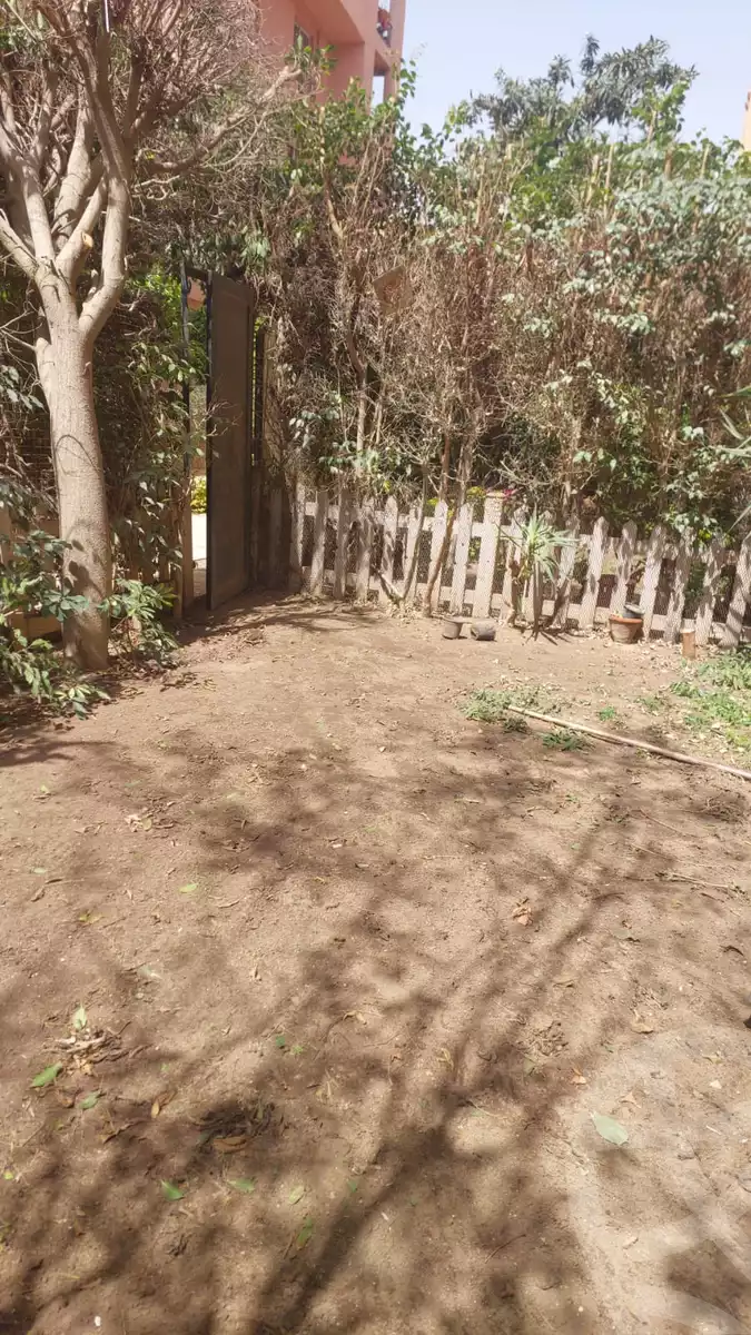 https://aqarmap.com.eg/en/listing/5540081-for-sale-cairo-new-cairo-lrhb-city-phase-1-abbas-el-akad-st
