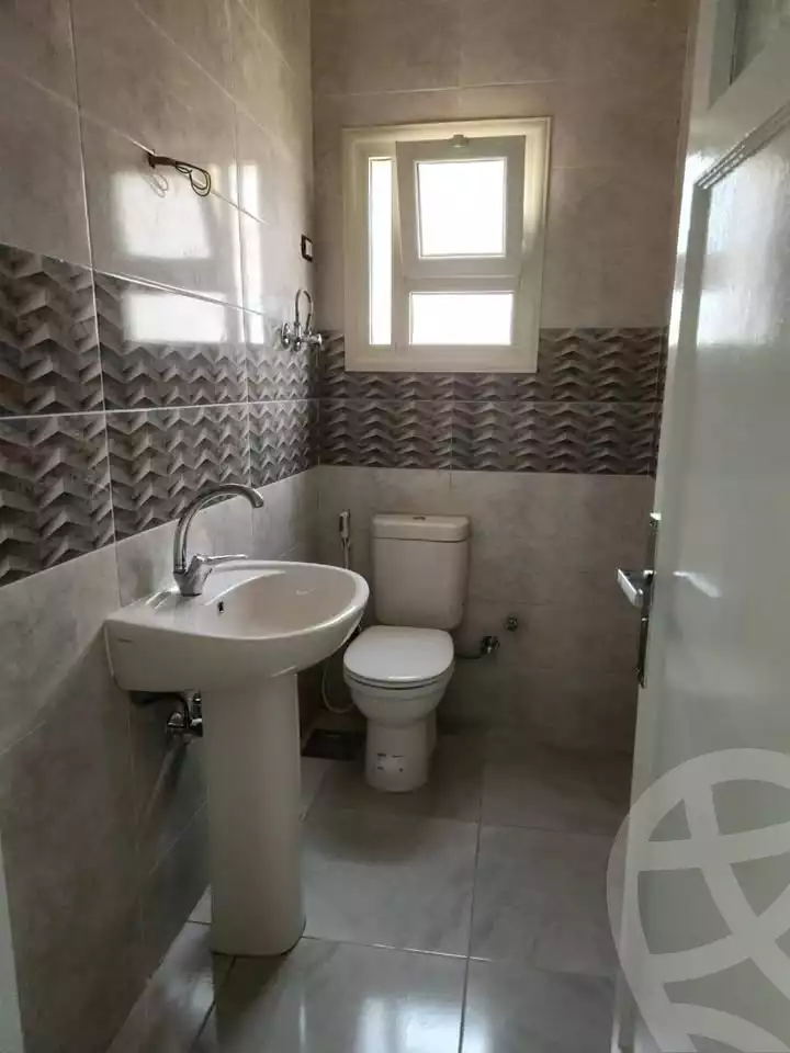 https://aqarmap.com.eg/en/listing/5549890-for-rent-cairo-mokattam-lhdb-l-ly-street-83