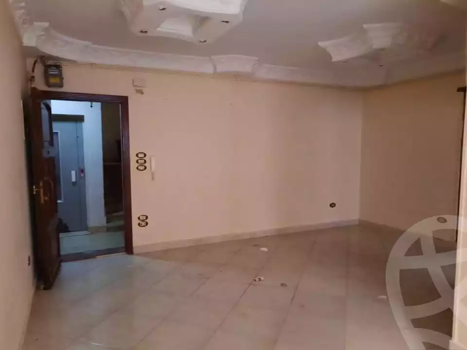https://aqarmap.com.eg/ar/listing/5550054-for-sale-cairo-mokattam-lhdb-l-ly-shareaa-9