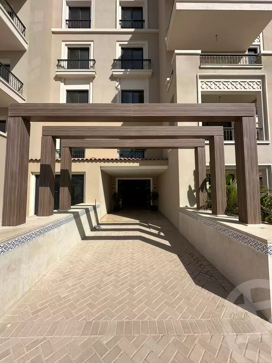 https://aqarmap.com.eg/en/listing/5575795-for-sale-cairo-el-sheikh-zayed-city-compounds-kmbwnd-fyldj-wyst-dr-llttwyr