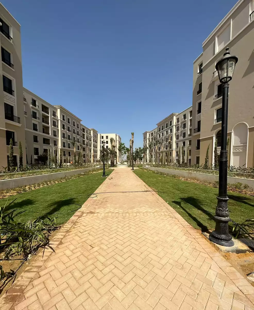 https://aqarmap.com.eg/ar/listing/5578786-for-sale-cairo-el-sheikh-zayed-city-compounds-kmbwnd-fyldj-wyst-dr-llttwyr