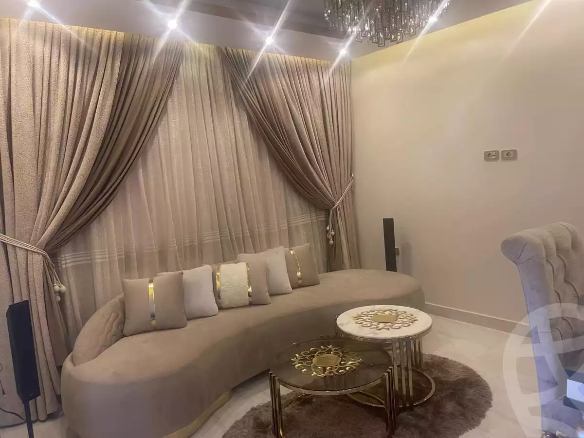 https://aqarmap.com.eg/en/listing/5584312-for-sale-cairo-new-cairo-compounds-hyde-park-centre-ville-hyde-park