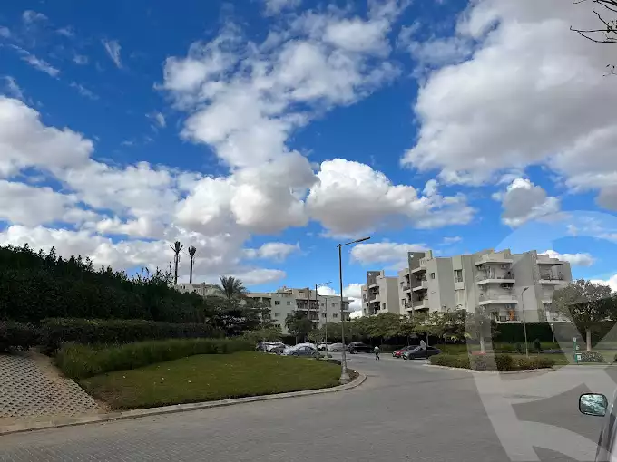 https://aqarmap.com.eg/ar/listing/5591467-for-sale-cairo-el-sheikh-zayed-city-compounds-dh-drys