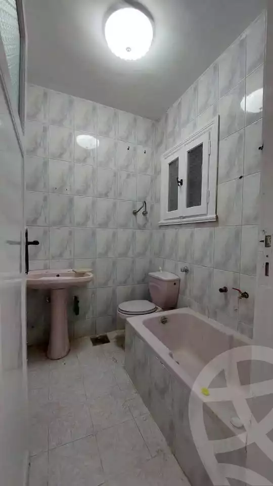 https://aqarmap.com.eg/en/listing/5914918-for-sale-alexandria-l-jmy-el-kilo-21