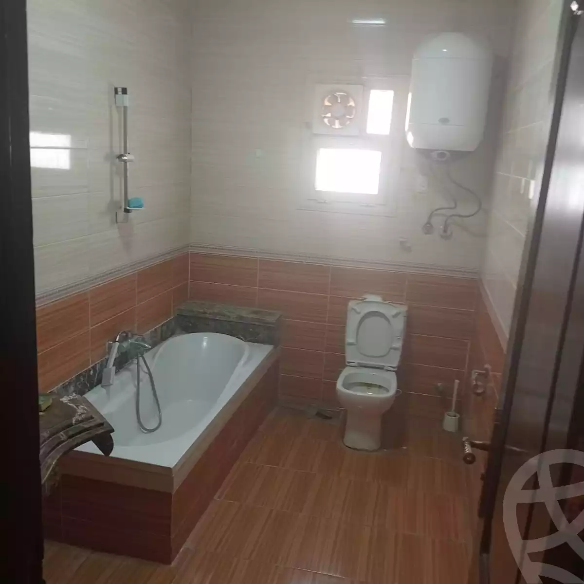https://aqarmap.com.eg/ar/listing/5893190-for-rent-cairo-new-cairo-el-ahyaa-third-neighborhood-street-1