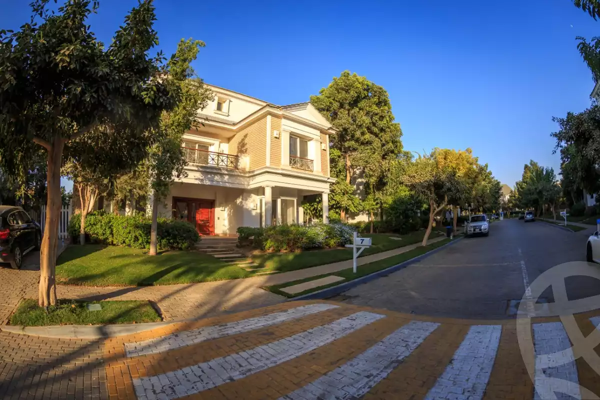https://aqarmap.com.eg/ar/listing/5603710-for-sale-cairo-new-cairo-compounds-mountain-view1-1-compound