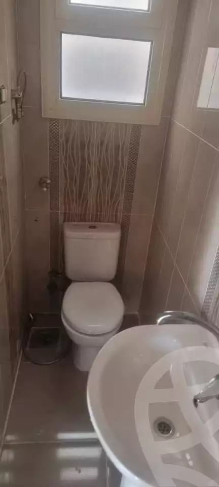 https://aqarmap.com.eg/en/listing/5617614-for-rent-alexandria-shds