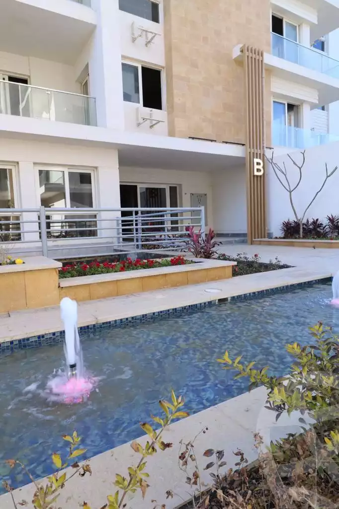 https://aqarmap.com.eg/ar/listing/5620558-for-sale-cairo-new-cairo-compounds-mwntn-fyw-y-syty-club-park-mountain-view-icity
