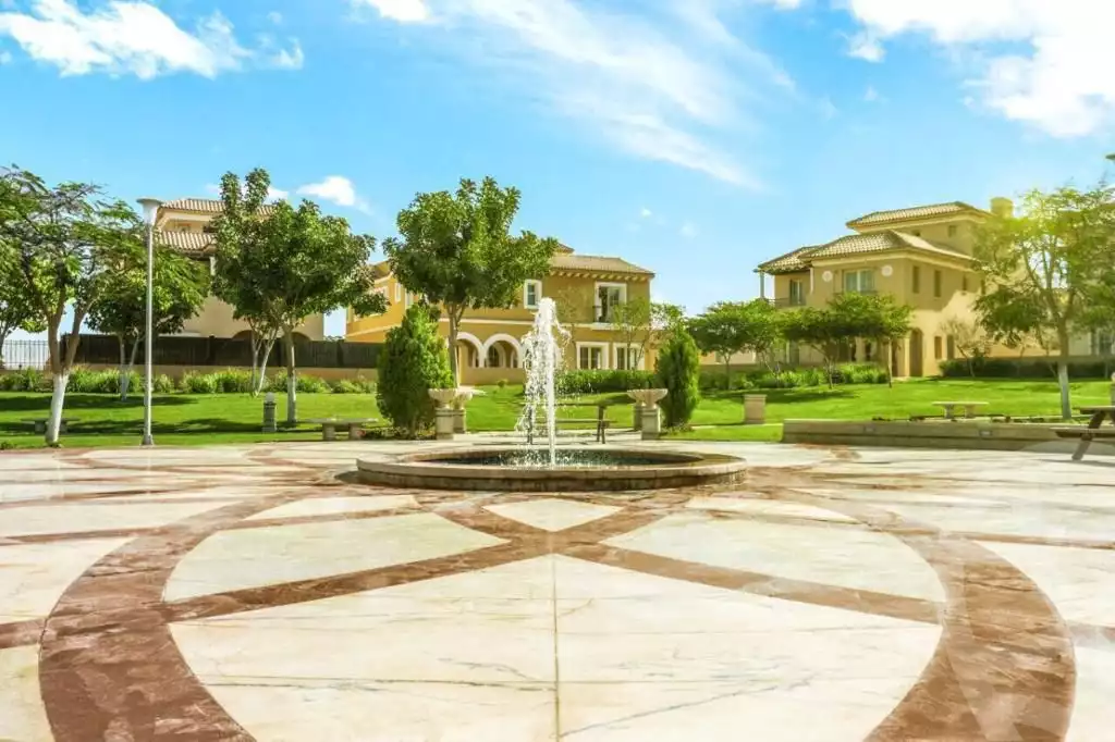 https://aqarmap.com.eg/en/listing/5623736-for-sale-cairo-new-cairo-compounds-hyde-park-greens-hyde-park-compound