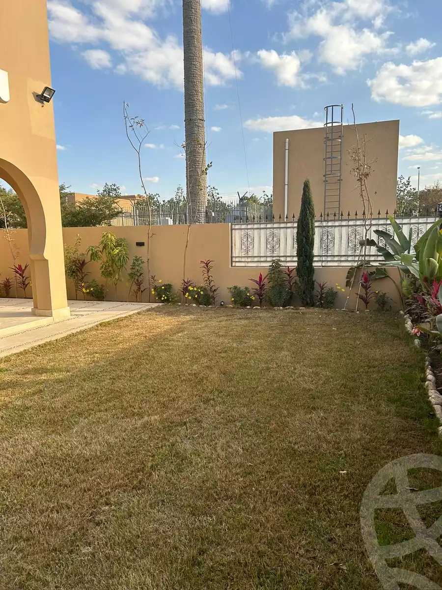 https://aqarmap.com.eg/ar/listing/5624212-for-sale-cairo-new-cairo-compounds-hyde-park