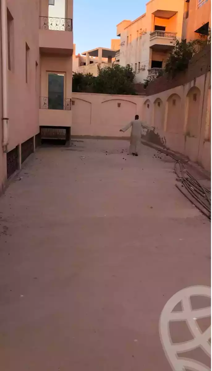 https://aqarmap.com.eg/en/listing/5632753-for-sale-cairo-el-shorouk-lhy-lwl-grb-neighbourhood-2