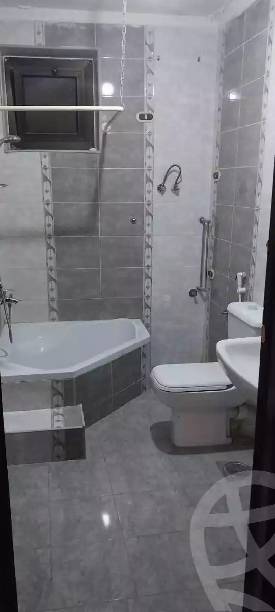 https://aqarmap.com.eg/en/listing/5636439-for-rent-cairo-mokattam-el-hadabah-el-wosta-rd-lmbhth