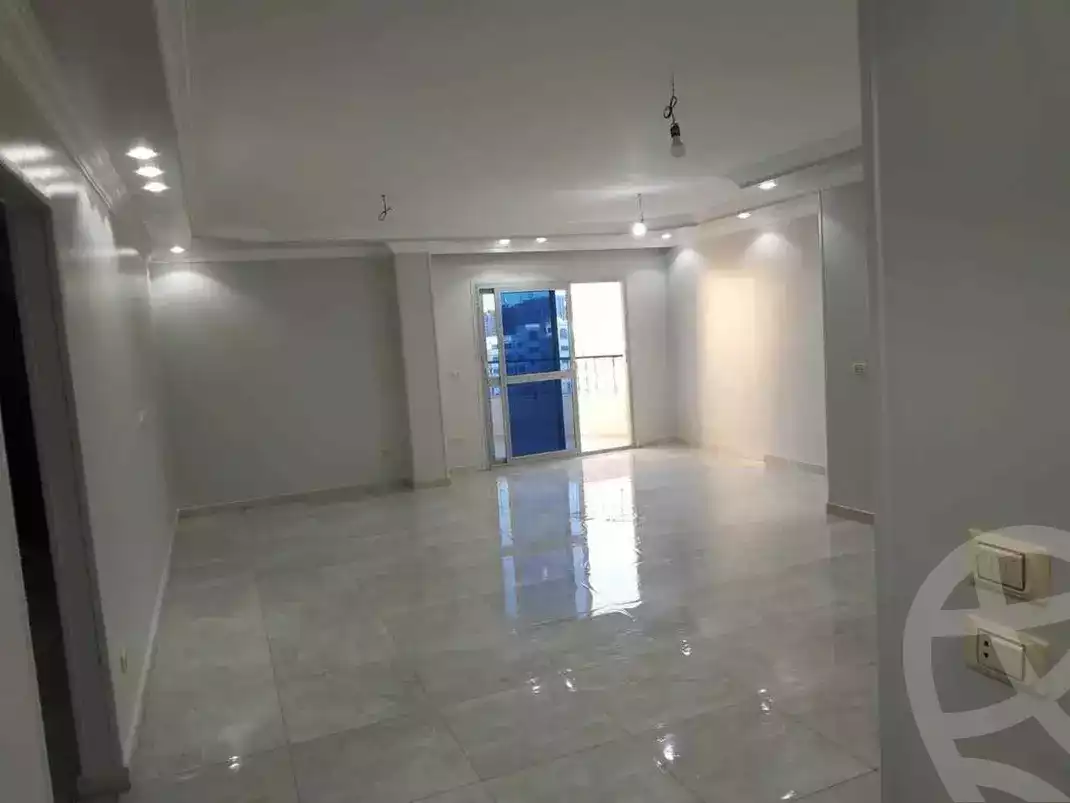 https://aqarmap.com.eg/en/listing/5637101-for-rent-cairo-mokattam-el-hadabah-el-wosta-rd-lmbhth