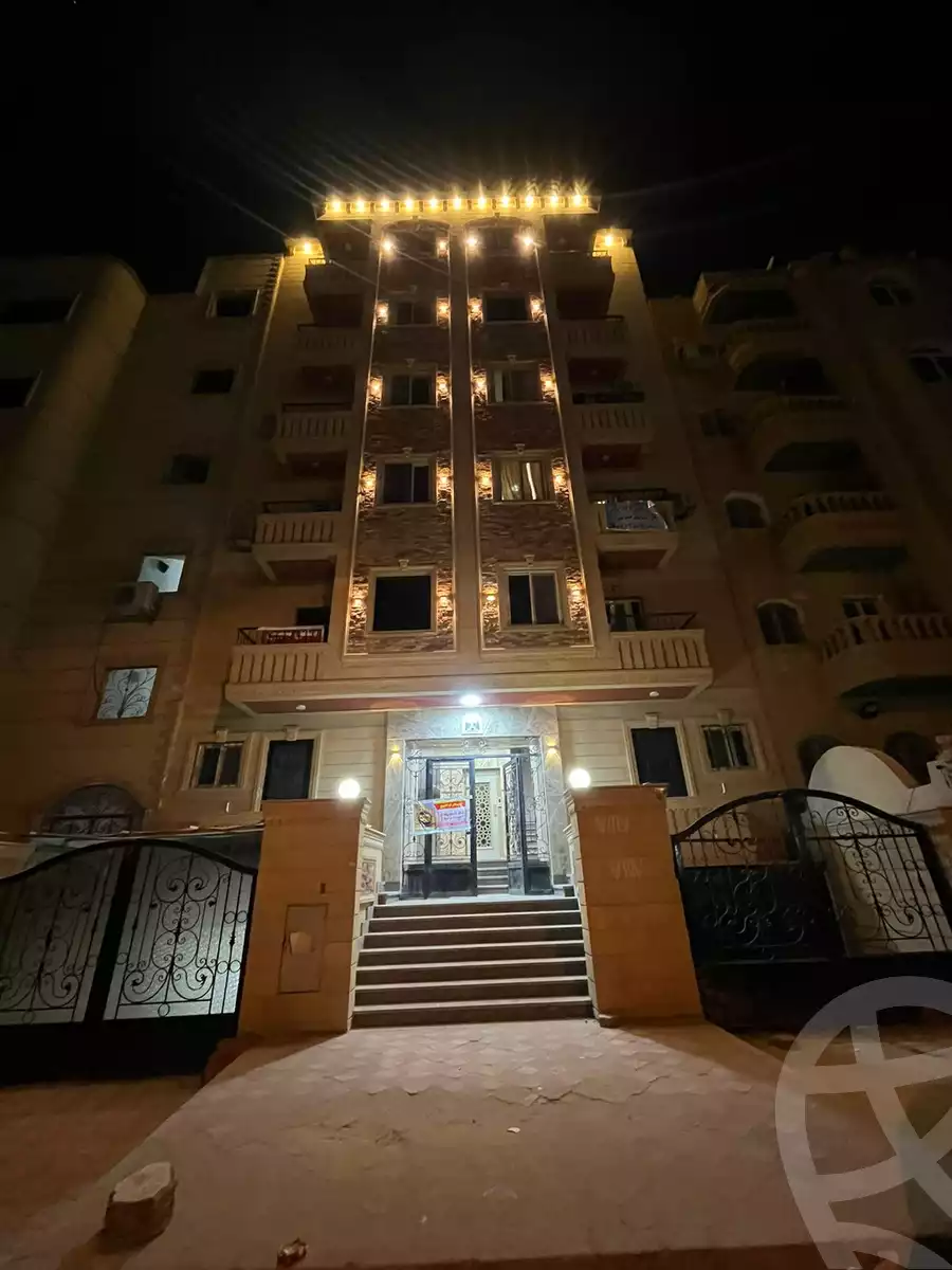 https://aqarmap.com.eg/en/listing/5640531-for-sale-cairo-6th-of-october-el-ahyaa-neighborhood-4th-al-masryeen-st