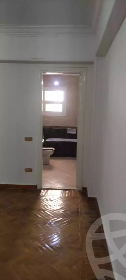https://aqarmap.com.eg/ar/listing/5646609-for-sale-cairo-6th-of-october-el-ahyaa-neighborhood-3rd-omar-ibn-el-khattab-st