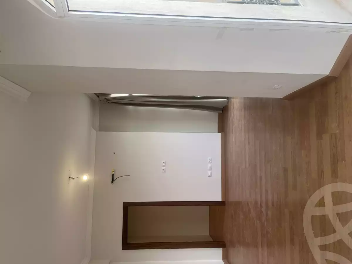 https://aqarmap.com.eg/en/listing/5969460-for-rent-cairo-new-cairo-compounds-hyde-park-centre-ville-hyde-park