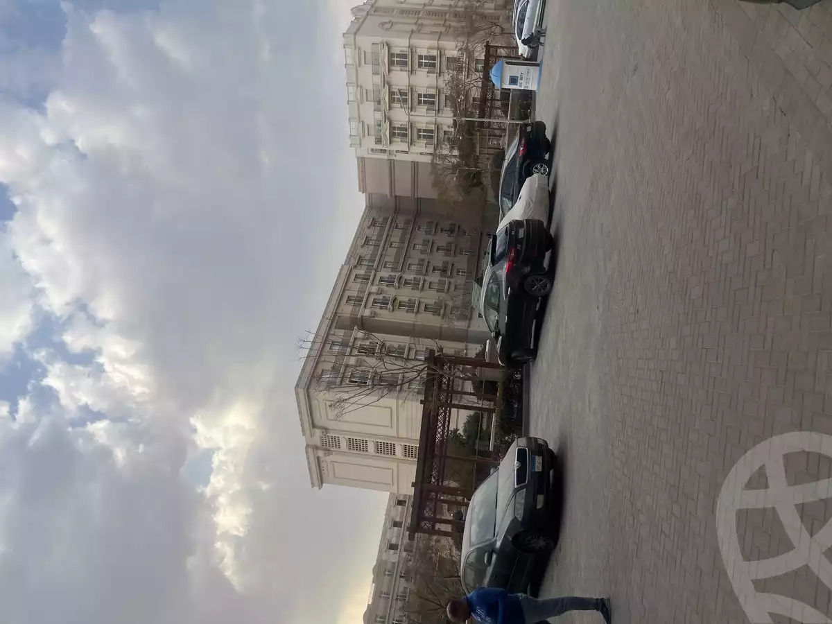 https://aqarmap.com.eg/en/listing/5969460-for-rent-cairo-new-cairo-compounds-hyde-park-centre-ville-hyde-park