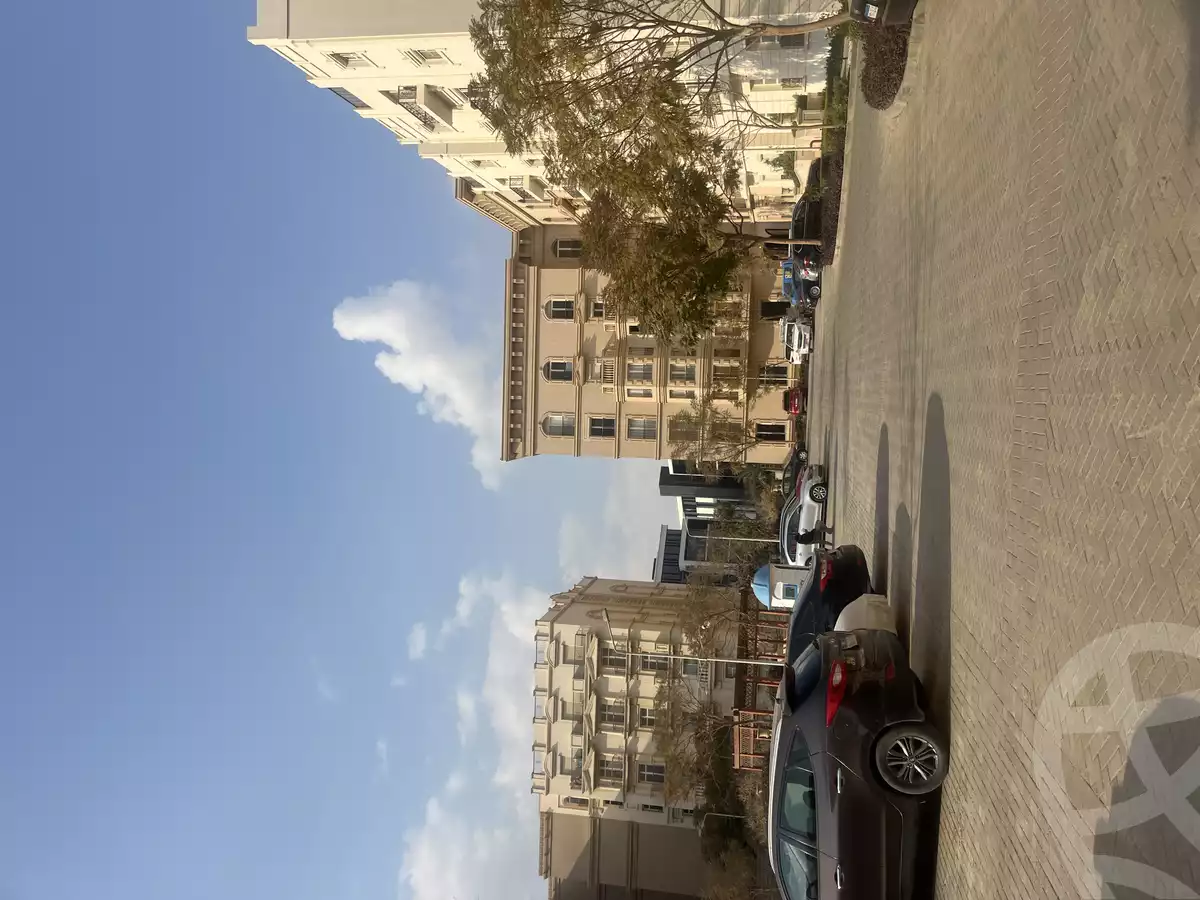 https://aqarmap.com.eg/en/listing/5969460-for-rent-cairo-new-cairo-compounds-hyde-park-centre-ville-hyde-park