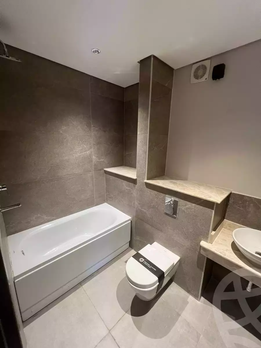 https://aqarmap.com.eg/ar/listing/5658578-for-rent-cairo-el-sheikh-zayed-city-compounds-zyd-wr-llttwyr-park-towers-zed-el-sheikh-zayed-compound