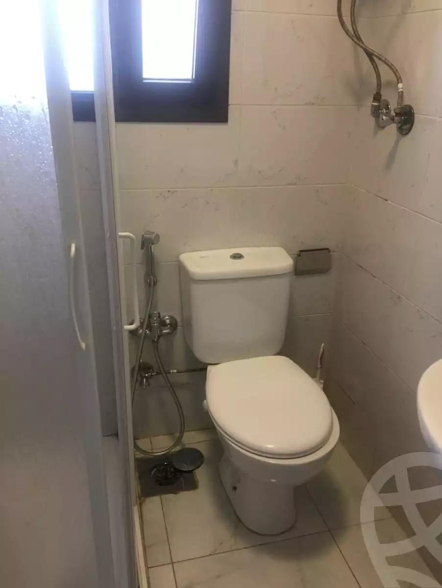 https://aqarmap.com.eg/en/listing/5657420-for-rent-cairo-el-sheikh-zayed-city-compounds-kmbwnd-wyst-twn-swdyk