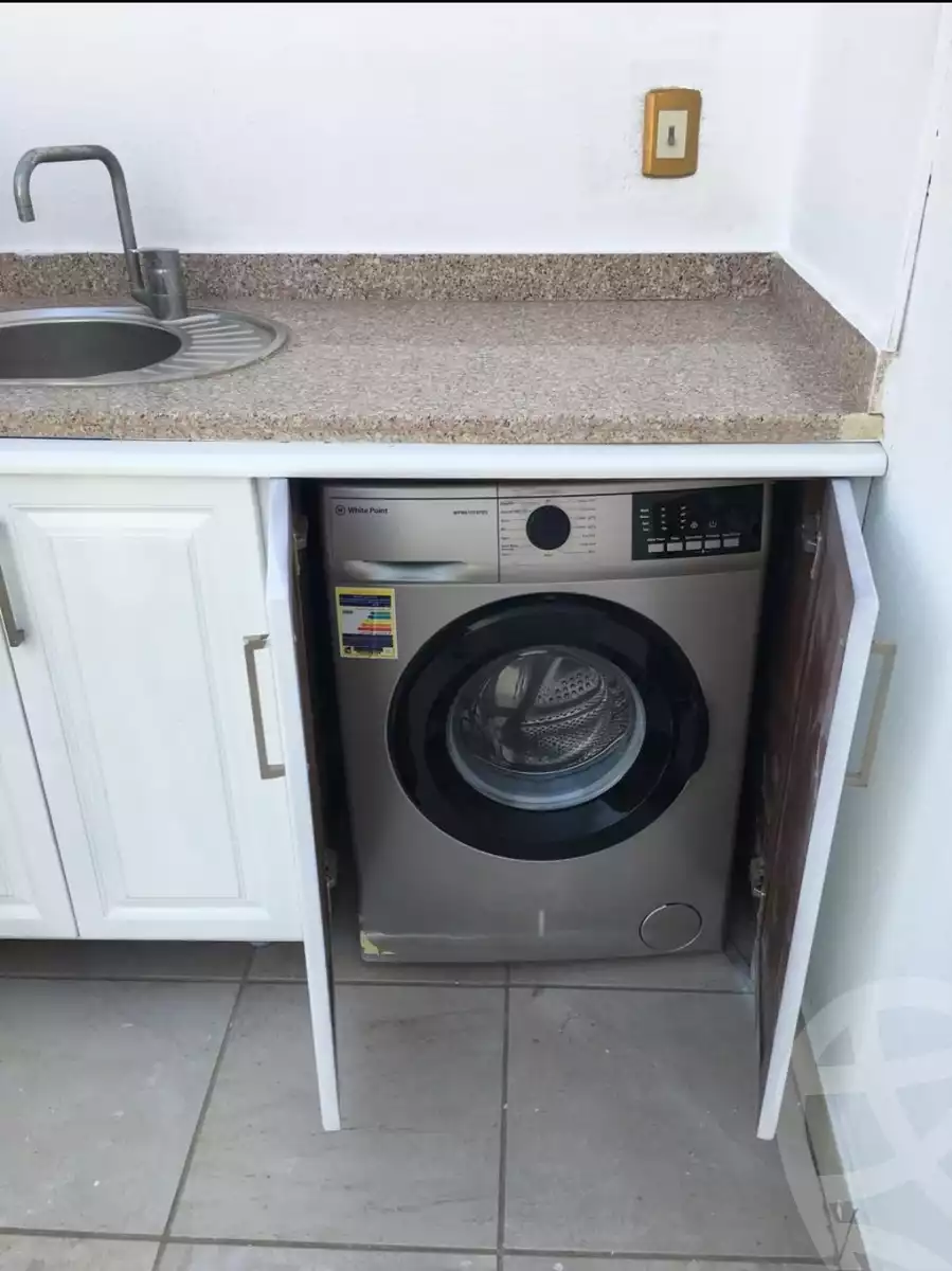 https://aqarmap.com.eg/en/listing/5657420-for-rent-cairo-el-sheikh-zayed-city-compounds-kmbwnd-wyst-twn-swdyk