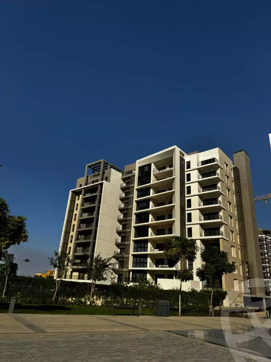 https://aqarmap.com.eg/ar/listing/5662319-for-sale-cairo-el-sheikh-zayed-city-compounds-zyd-wr-llttwyr-the-village-views