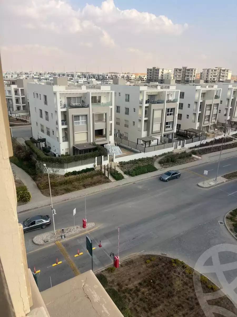 https://aqarmap.com.eg/en/listing/5663502-for-rent-cairo-new-cairo-compounds-hyde-park-centre-ville-hyde-park