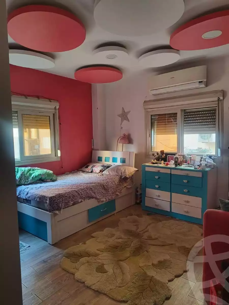 https://aqarmap.com.eg/ar/listing/5682108-for-sale-cairo-6th-of-october-el-ahyaa-neighborhood-2nd-dr-moustafa-mosharafa-st