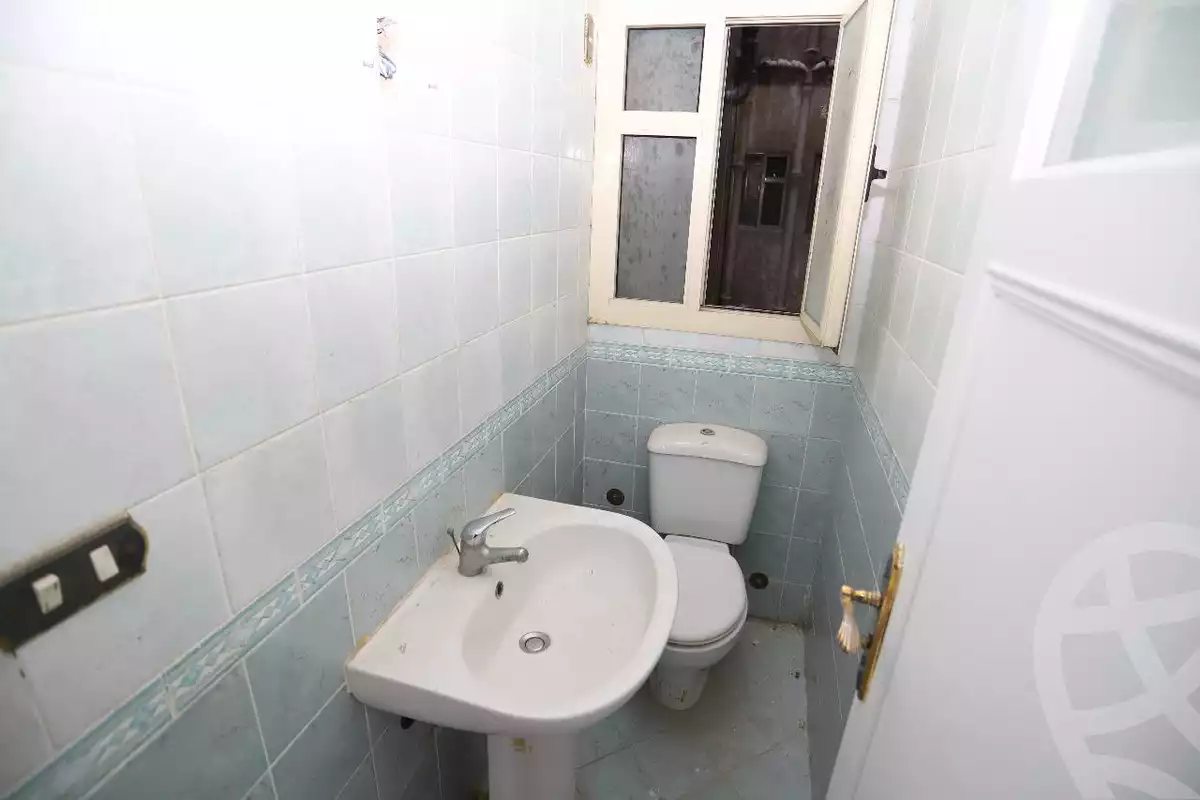 https://aqarmap.com.eg/en/listing/5689878-for-rent-alexandria-zezenia-ibrahim-el-attar-st
