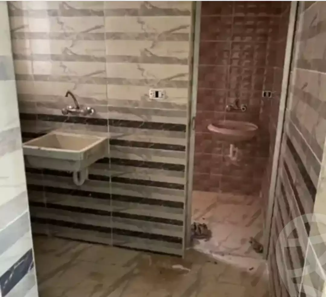 https://aqarmap.com.eg/ar/listing/5697999-for-sale-alexandria-bakoos-muslim-ibn-el-waleed-st