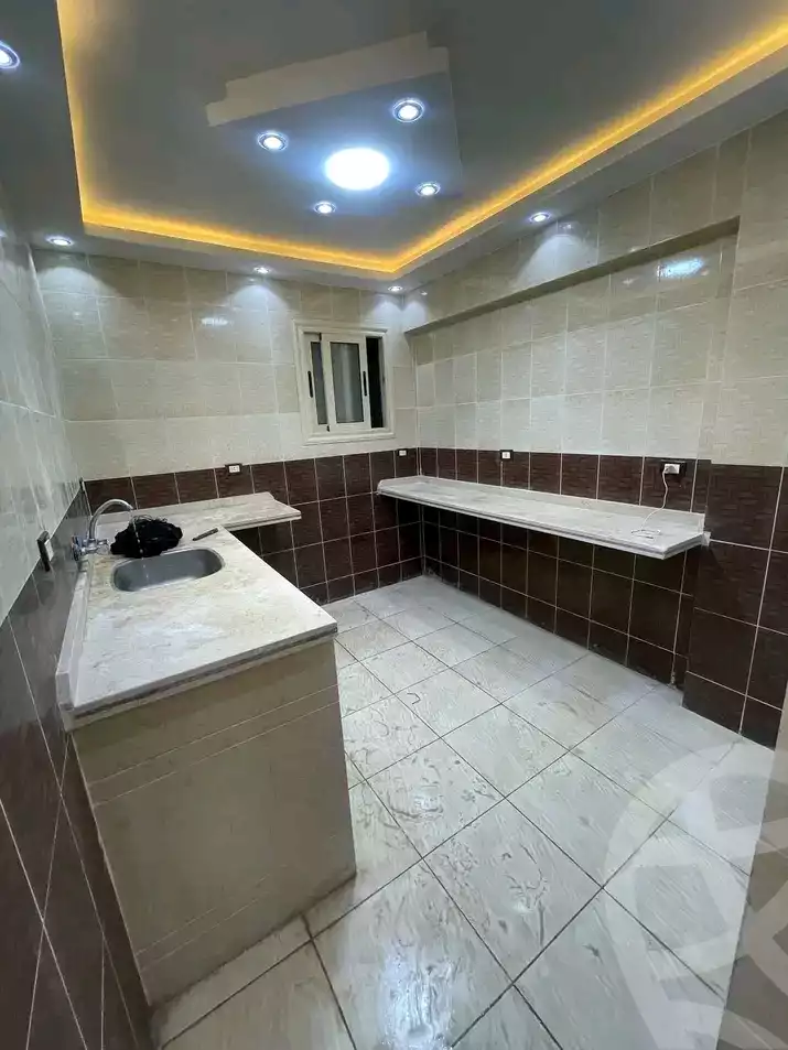 https://aqarmap.com.eg/ar/listing/5700995-for-sale-alexandria-l-jmy-lbytsh-ibrahim-othman-st
