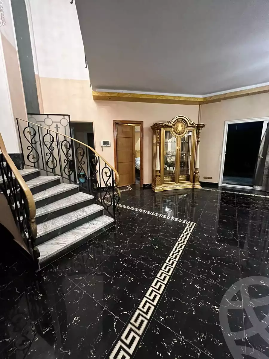 https://aqarmap.com.eg/ar/listing/5705921-for-sale-cairo-el-sheikh-zayed-city-compounds-el-rabwa