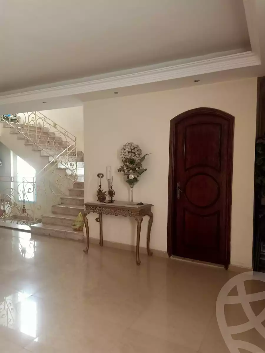 https://aqarmap.com.eg/en/listing/5705975-for-sale-cairo-el-sheikh-zayed-city-compounds-el-yasmeen-compound