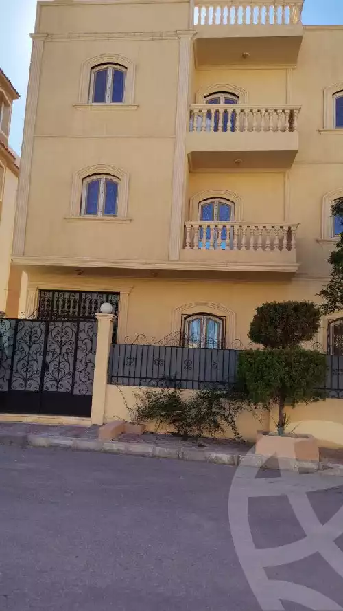 https://aqarmap.com.eg/en/listing/5706904-for-sale-cairo-new-cairo-compounds-kmbwnd-ldf-lwtny