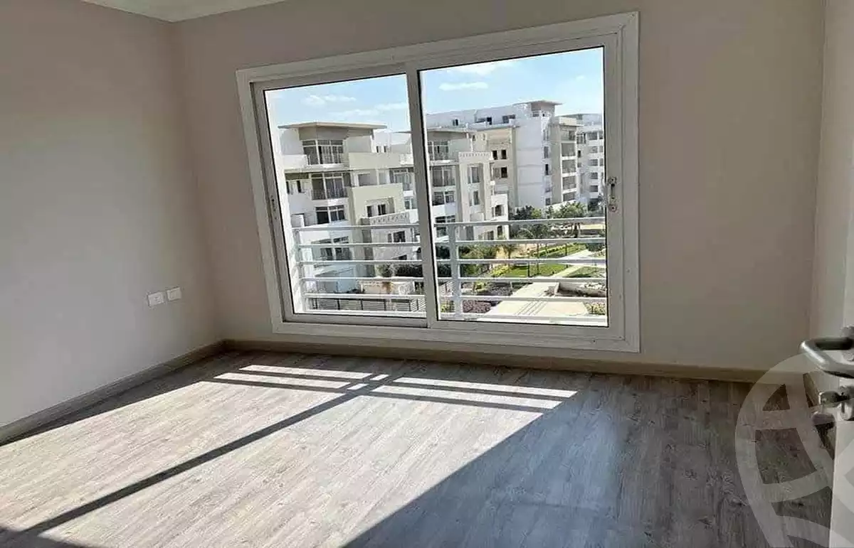 https://aqarmap.com.eg/en/listing/5759464-for-sale-cairo-new-cairo-compounds-hyde-park-parkway-hyde-park-compound